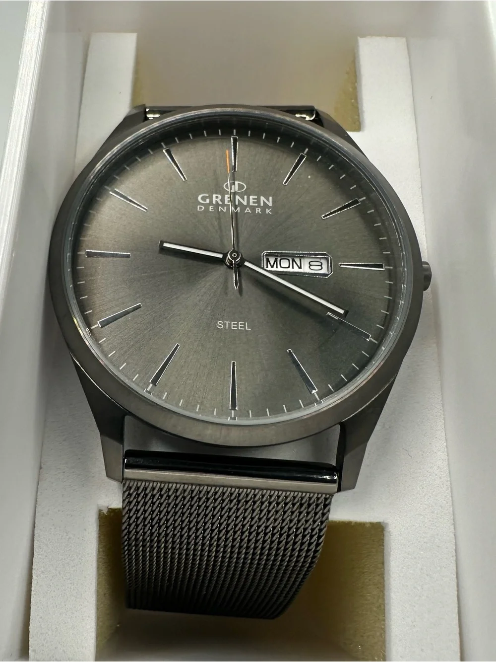 Grenen Denmark M-44XLUUC Steel Mesh Watch Gray Dial Day Date Quartz Box